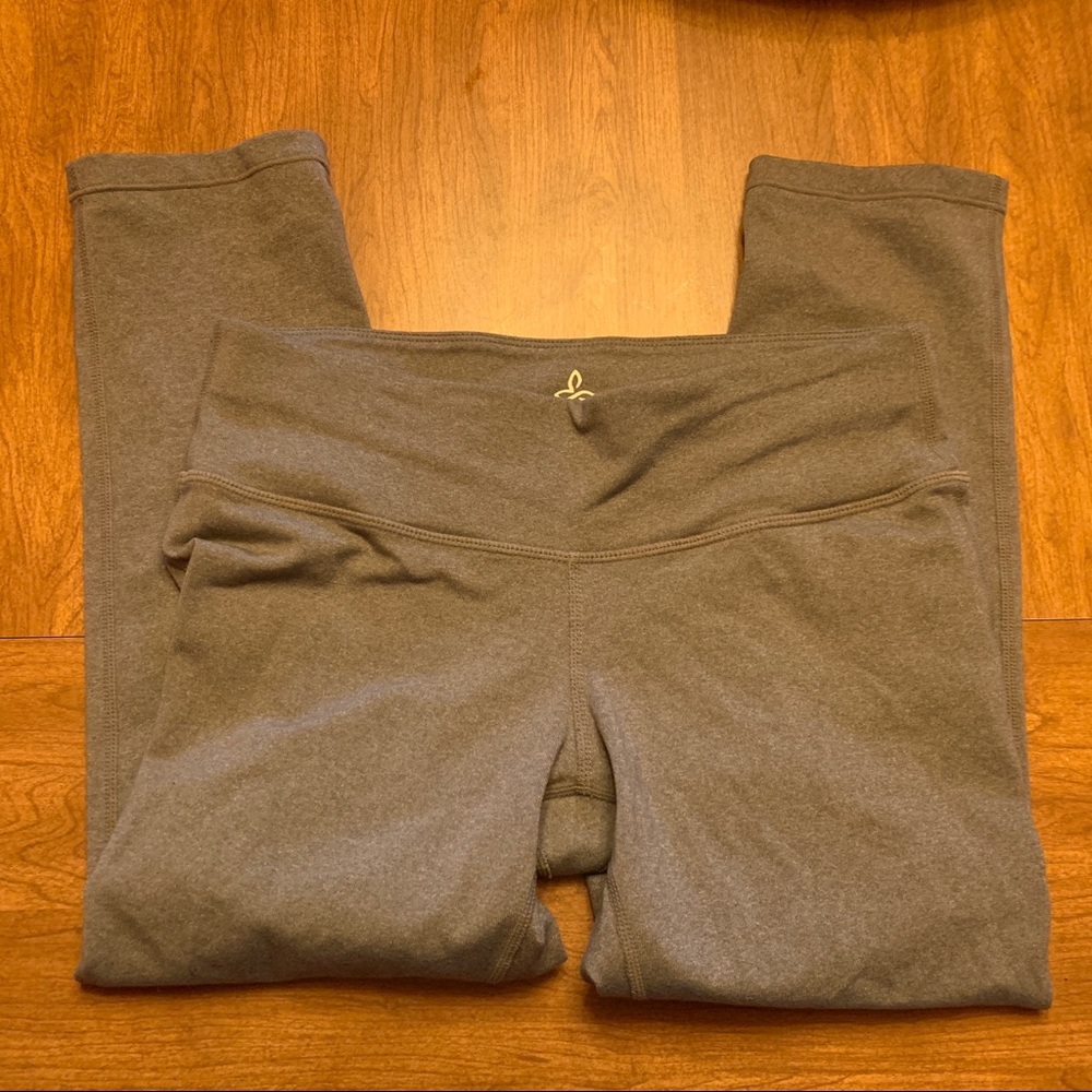 Prana Gray Capri Yoga Pants size XS